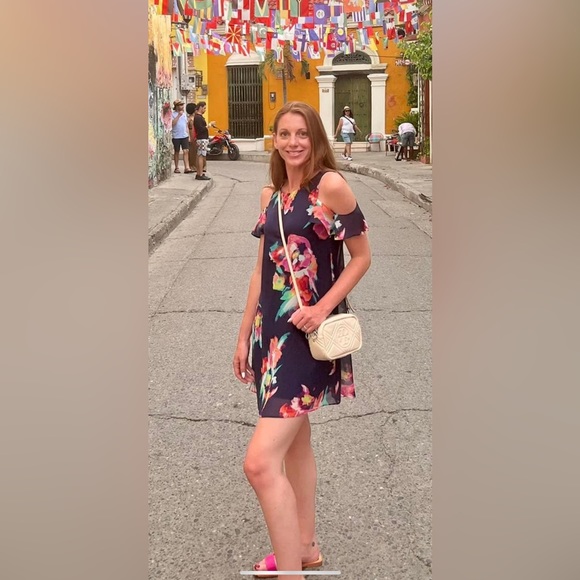 Kensie | Vibrant Cold Shoulder - Picture 3 of 3